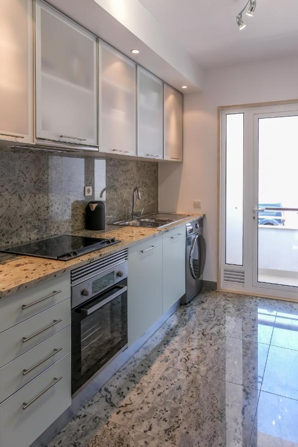 Lucky Star Marina Apartment, With Pool 拉哥斯 外观 照片