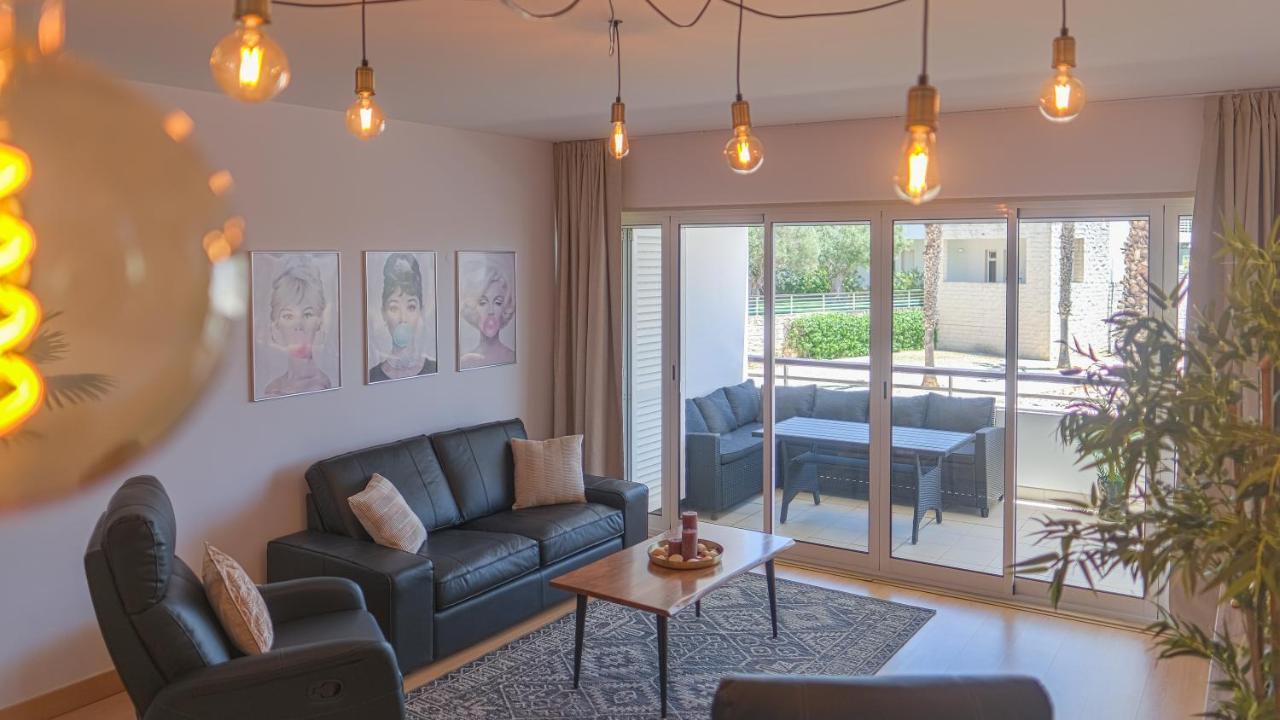 Lucky Star Marina Apartment, With Pool 拉哥斯 外观 照片