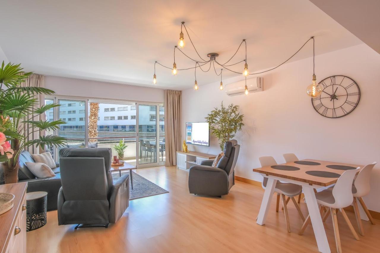 Lucky Star Marina Apartment, With Pool 拉哥斯 外观 照片