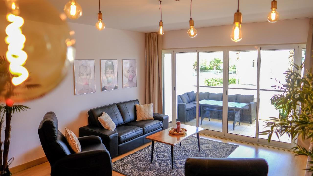 Lucky Star Marina Apartment, With Pool 拉哥斯 外观 照片