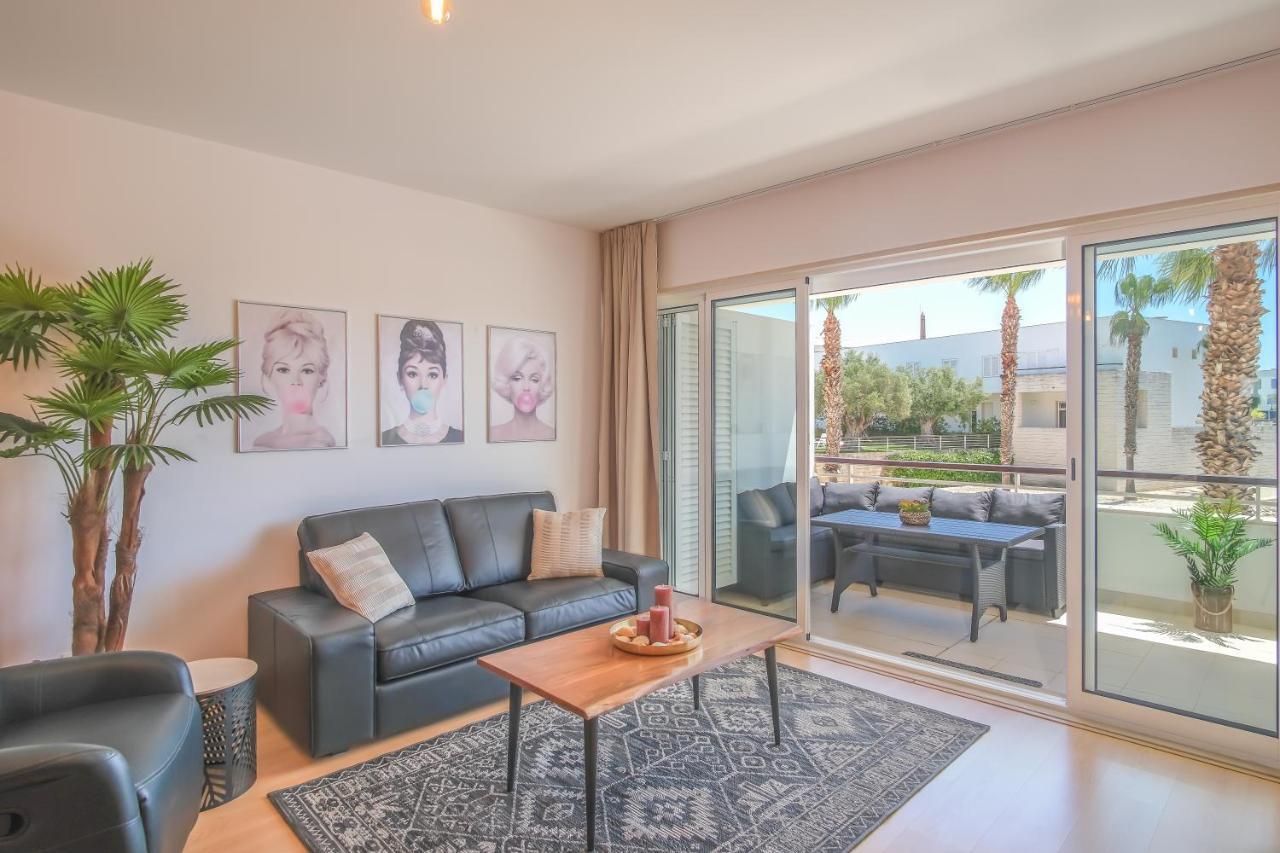 Lucky Star Marina Apartment, With Pool 拉哥斯 外观 照片