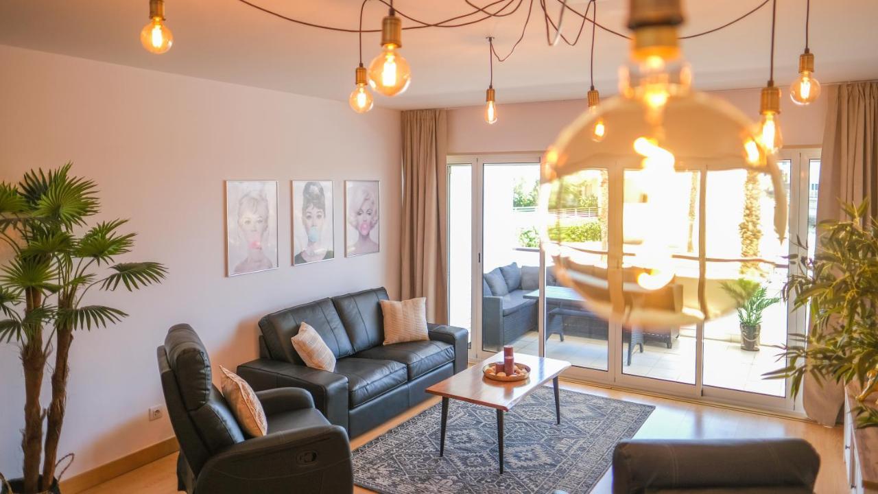 Lucky Star Marina Apartment, With Pool 拉哥斯 外观 照片