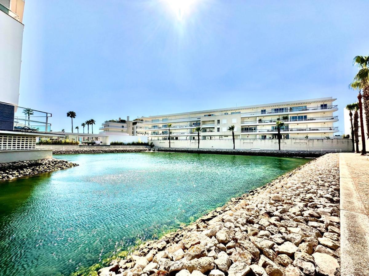 Lucky Star Marina Apartment, With Pool 拉哥斯 外观 照片